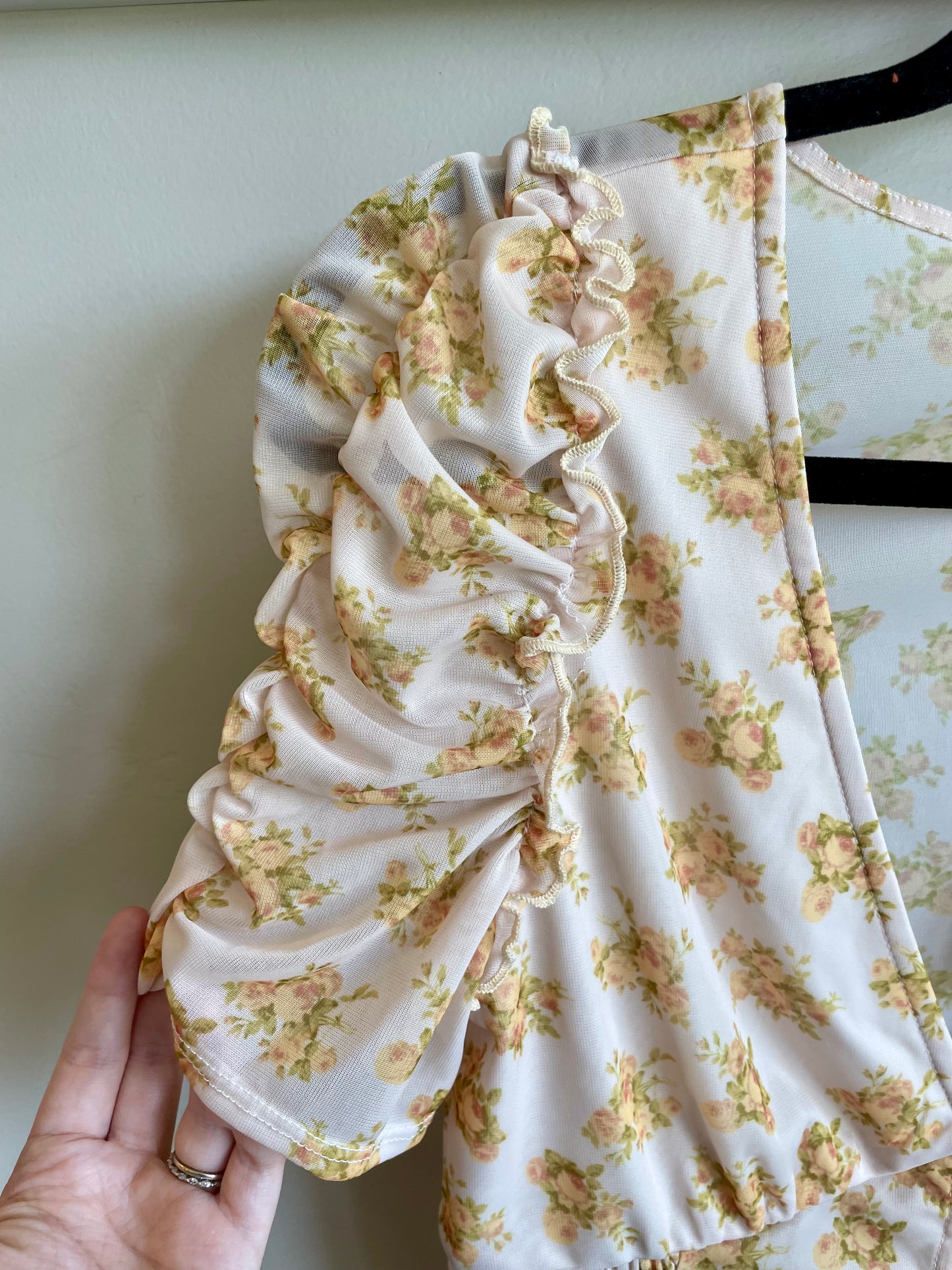 Size M - NWT Sheer Top