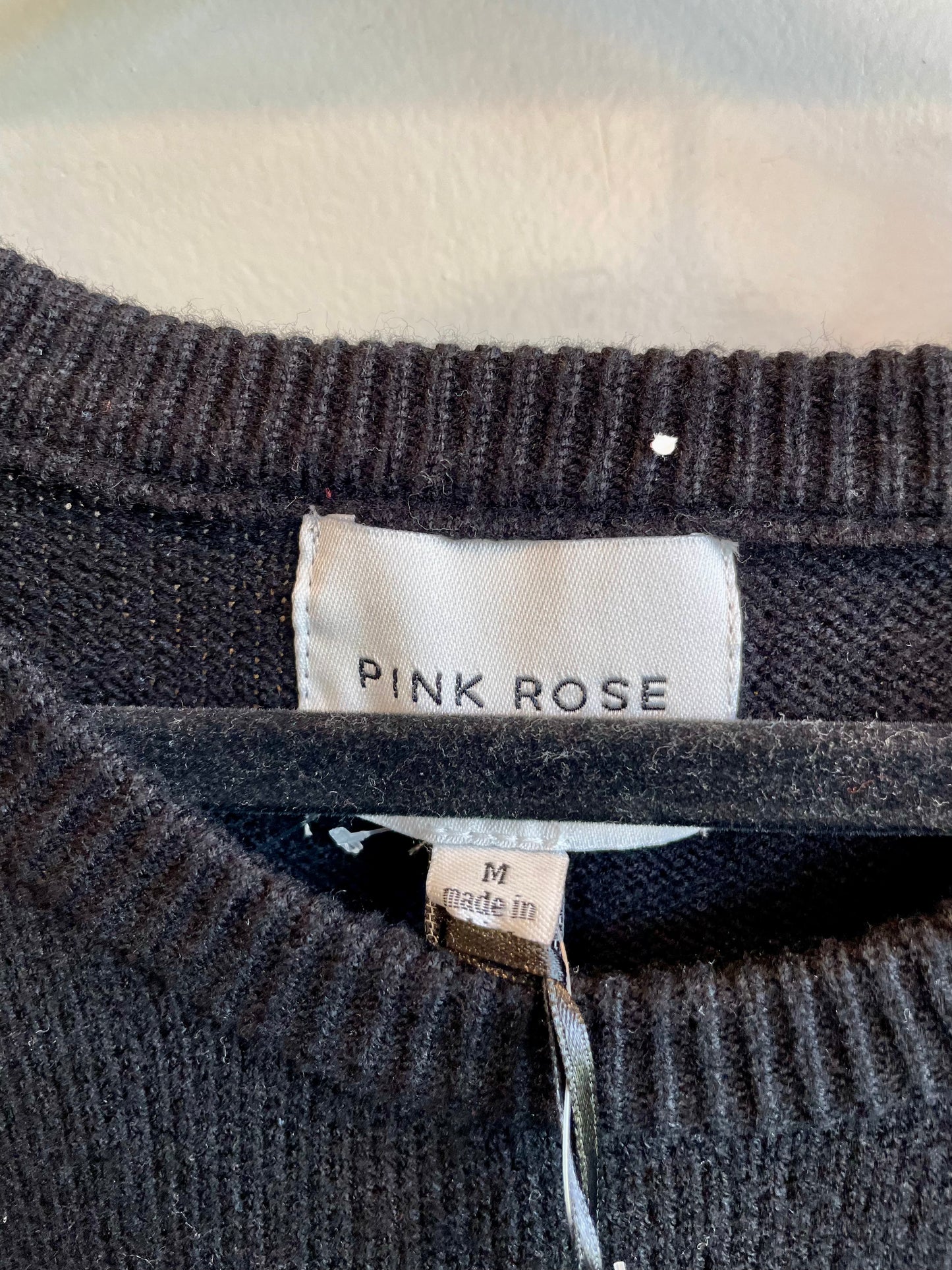 Size M - NWT Sweater