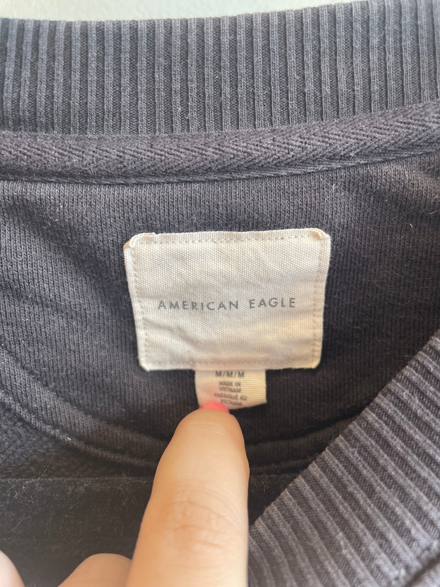 Size M - AE Sweatshrt