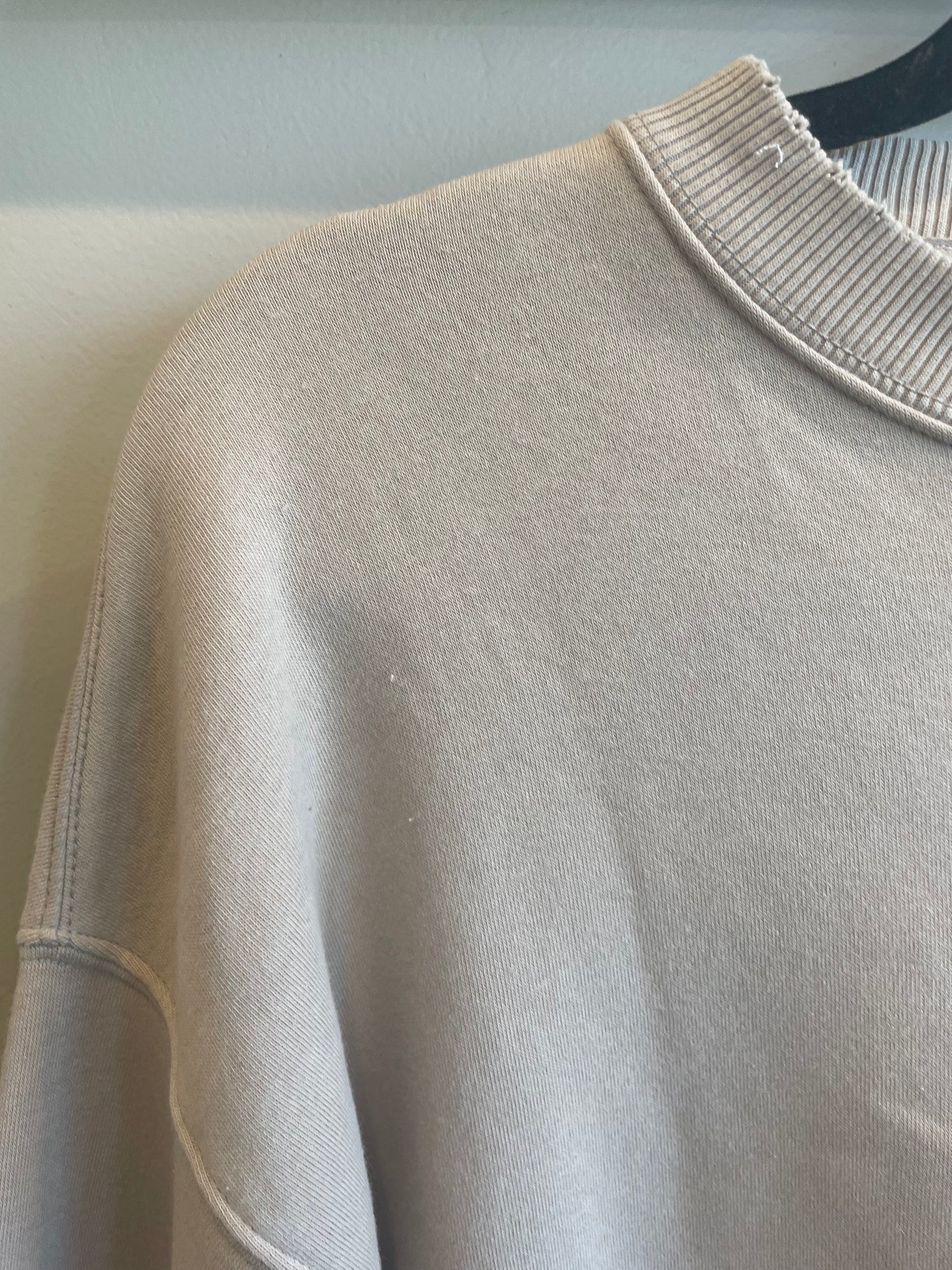 Size M - AE Sweatshirt
