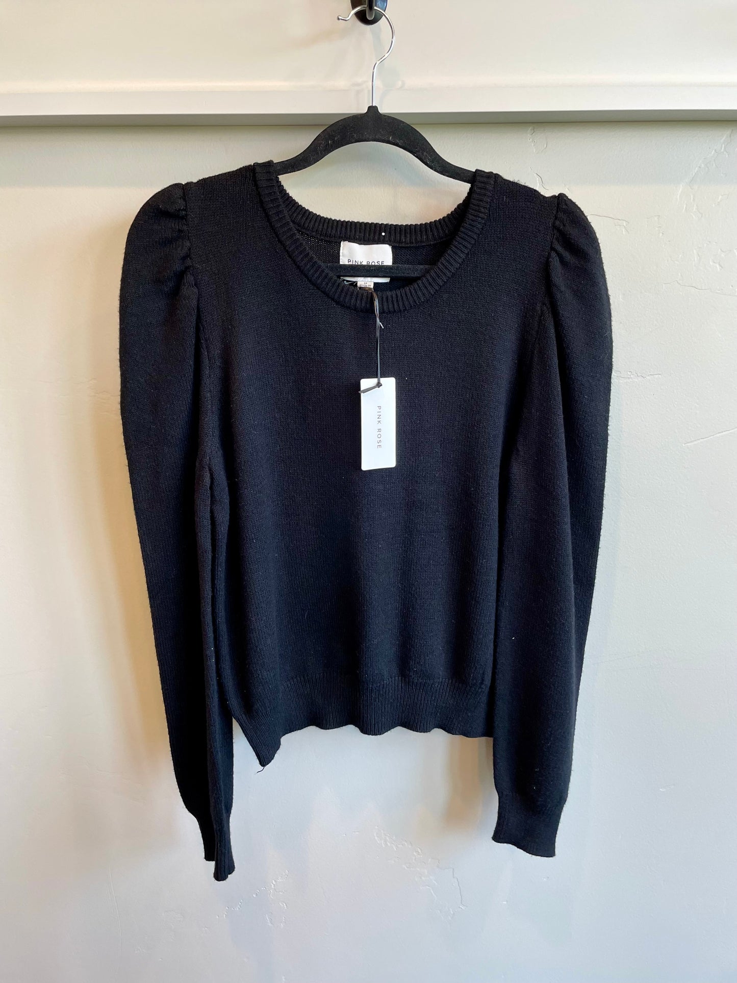 Size M - NWT Sweater